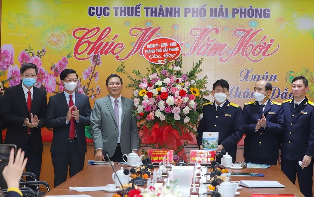 Chủ tịch UBND TP Hải Phòng biểu dương Cục thuế TP Hải Phòng.