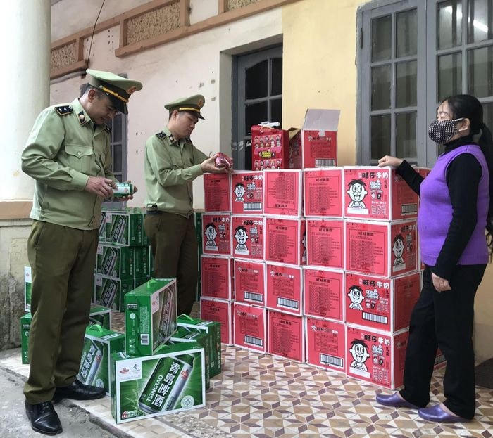 Số hàng bị lực lượng chức năng thu giữ. Ảnh: QLTT.