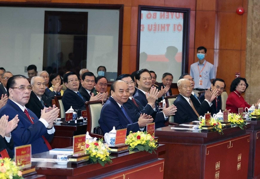Thủ tướng Nguyễn Xuân Phúc, các đồng chí lãnh đạo, nguyên lãnh đạo Đảng, Nhà nước và các đại biểu dự Đại hội Đại biểu Đảng bộ Thành phố Hồ Chí Minh lần thứ XI, nhiệm kỳ 2020-2025. (Ảnh: TTXVN). 