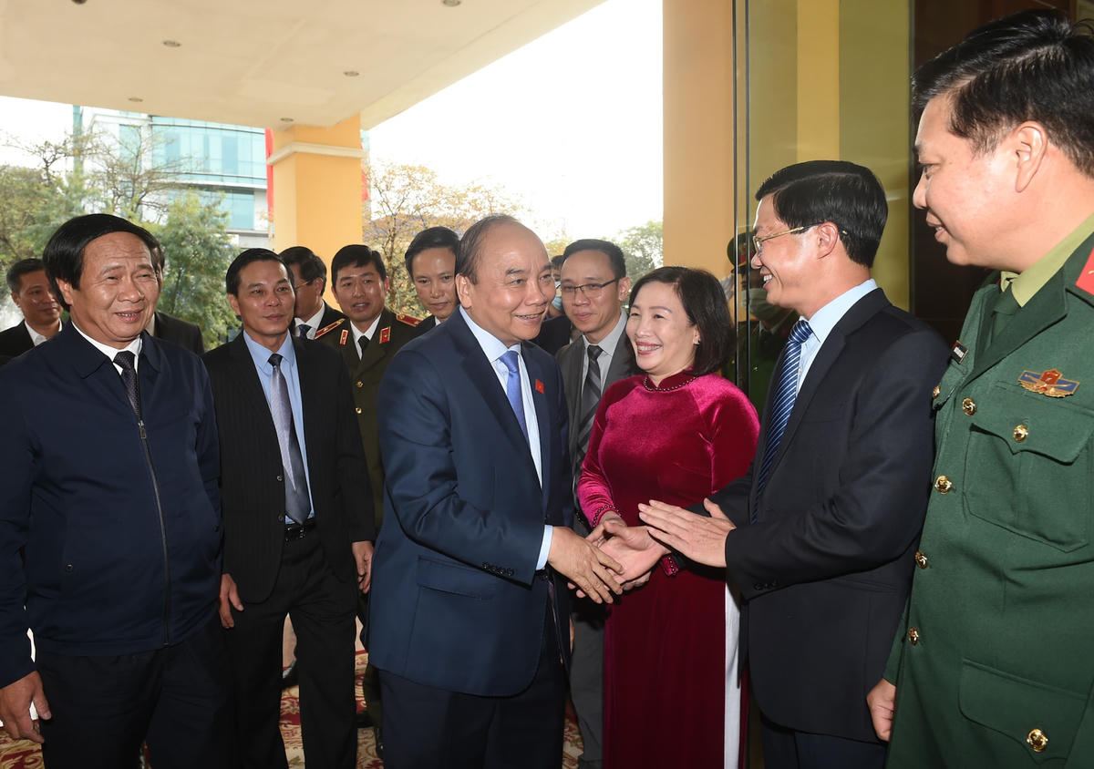 Thủ tướng Nguyễn Xuân Phúc tiếp xúc cử tri thành phố Hải Phòng, chiều 7/3. Ảnh: VGP.