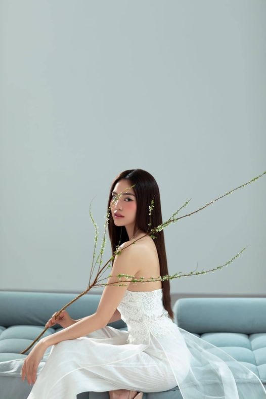 Nàng thơ Ninh Dương Lan Ngọc khiến các chàng trai “Uống nhầm 1 ánh mắt”.