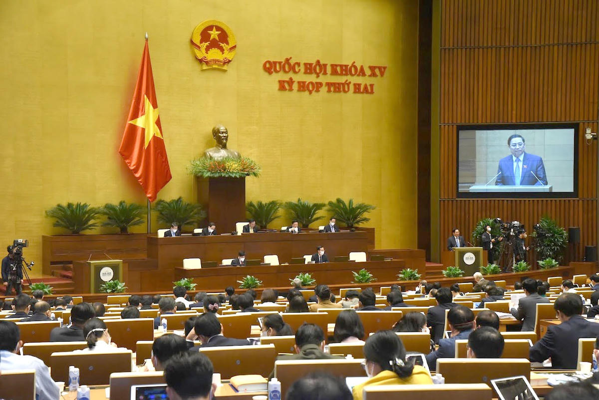 Quang cảnh phiên chất vấn, trả lời chất vấn của Quốc hội sáng 12/11.