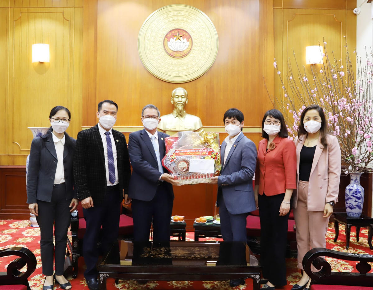 Hội thánh Liên hữu Cơ đốc Việt Nam thăm, chúc Tết UBTƯ MTTQ Việt Nam.