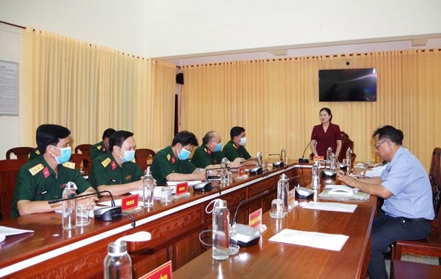 Phó Chủ tịch Trương Thị Ngọc Ánh gặp gỡ, động viên, thăm hỏi LLVT thành phố Cần Thơ .