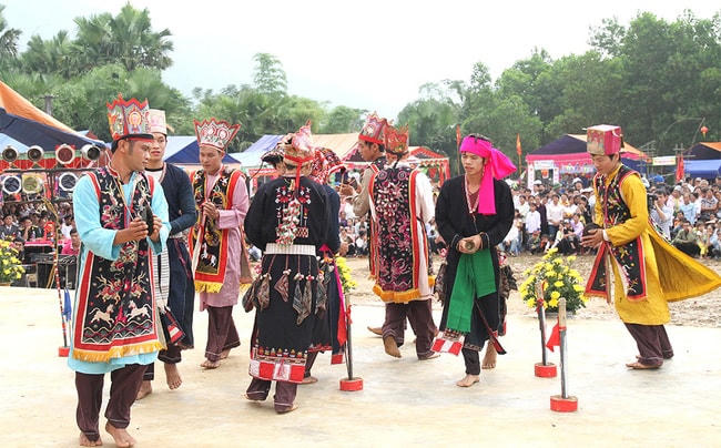 Múa rùa của người Dao huyện Yên Lập.
