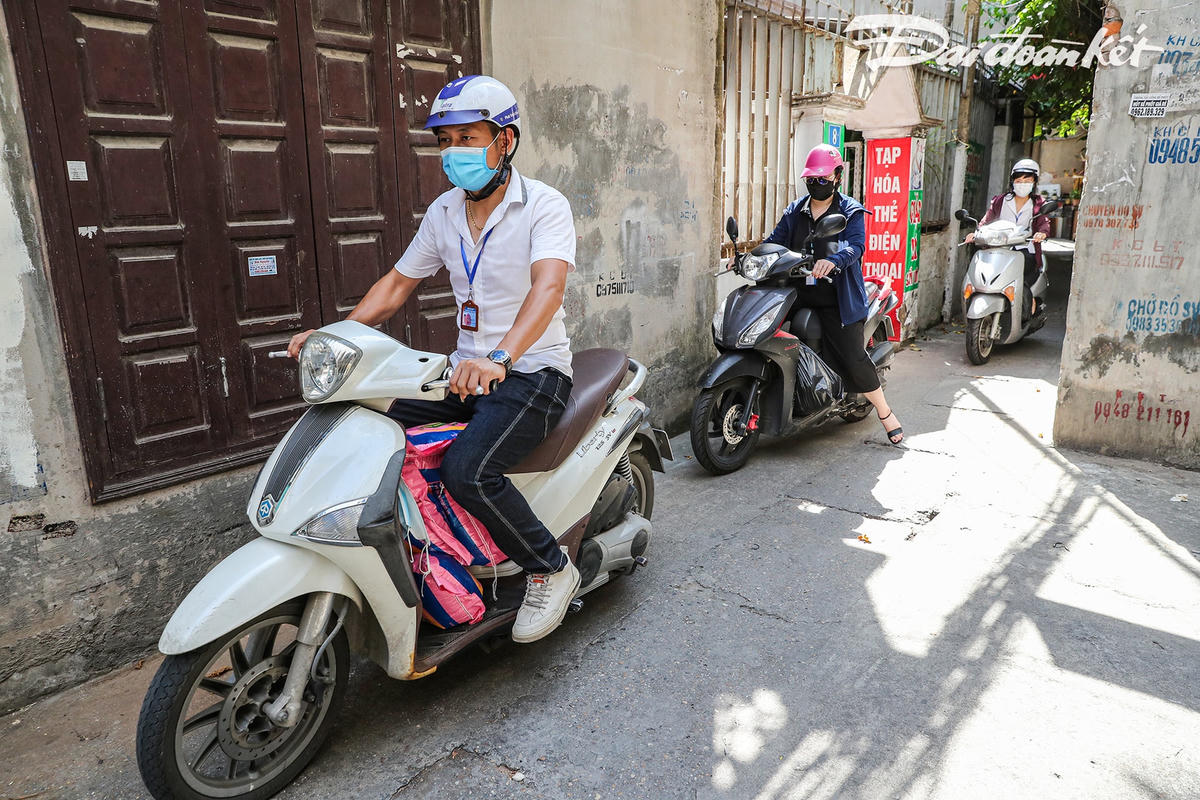 Hà Nội: Trao trợ cấp cho người lao động bị mất việc làm do dịch Covid-19