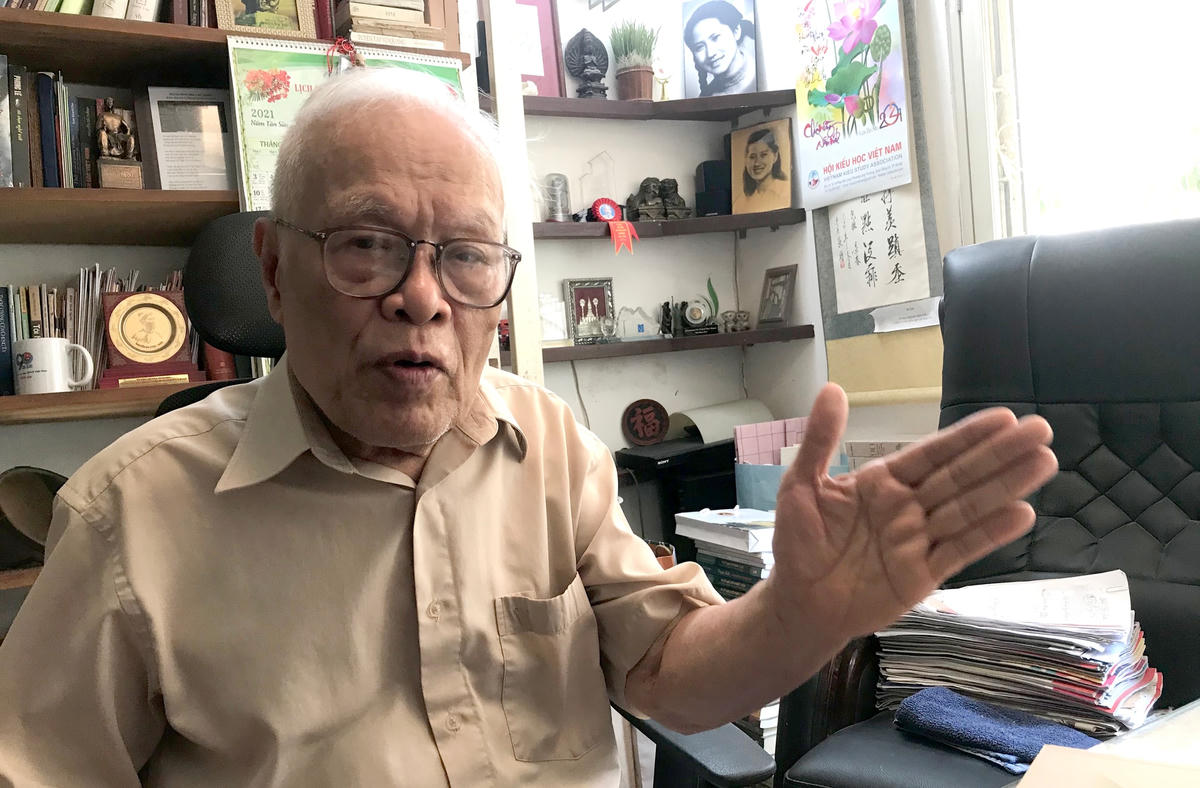 GS Phong Lê.