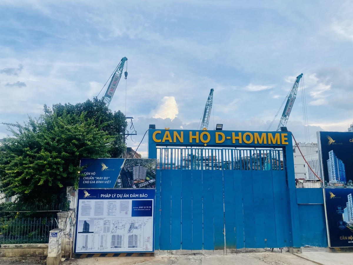 Sở Xây dựng TP HCM khuyến cáo người dân khi mua nhà trên giấy chỉ ký hợp đồng mua bán với chủ đầu tư sau khi có xác nhận đủ điều kiện được bán, cho thuê mua nhà ở hình thành trong tương lai của Sở Xây dựng.