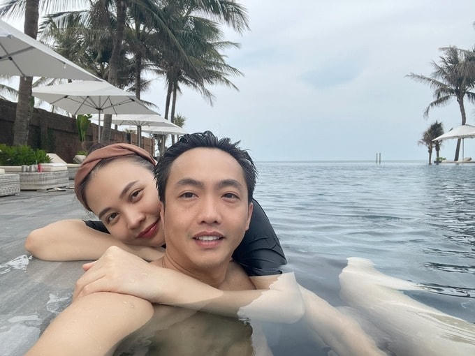 Cường Đôla không ngại nói lời yêu ngọt ngào với bà xã Đàm Thu Trang. Anh bị trêu là có “ý đồ” khi khen vợ quá ngọt.
