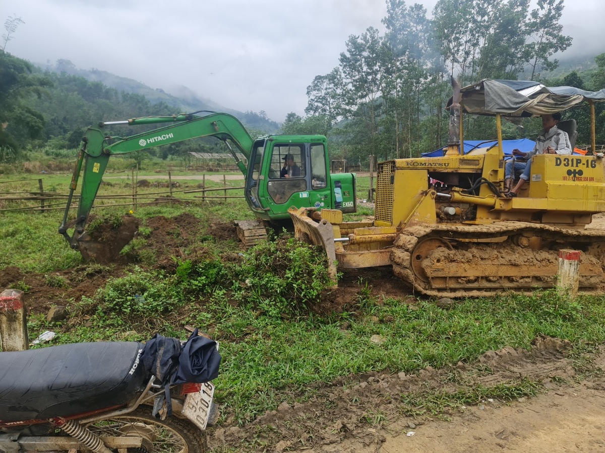 Đông thổ xây nhà TĐC cho đồng bào vùng lũ quét, sạt lở Trà Leng.