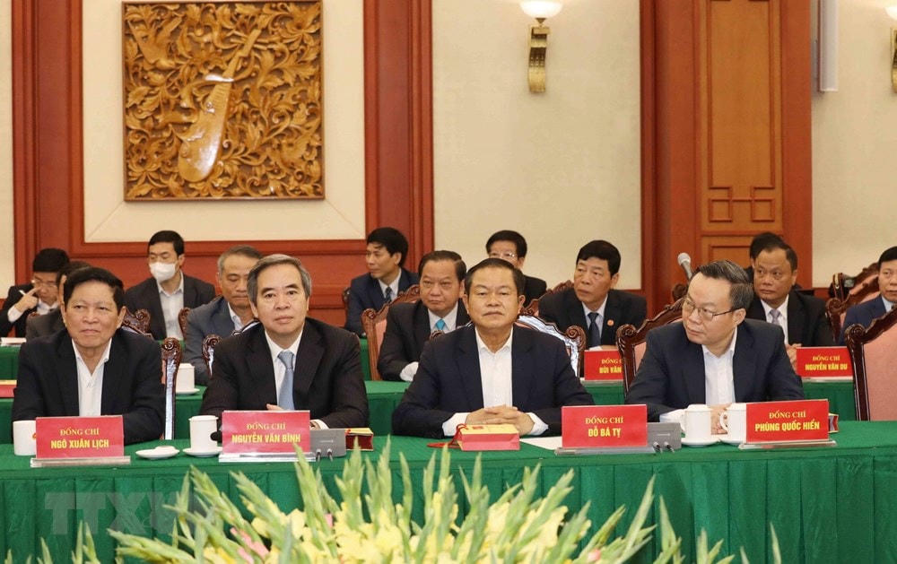 Bộ Chính trị, Ban Bí thư gặp mặt thân mật các đồng chí nguyên lãnh đạo