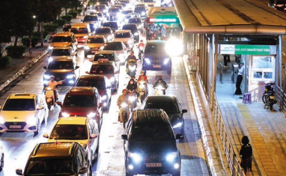 [ẢNH] BRT nhanh hóa chậm