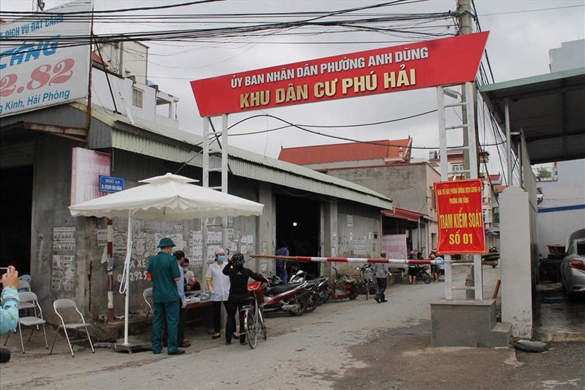 Các tổ công tác kiểm soát phòng chống dịch, bệnh Covid - 19 được Hải Phòng thành lập đến tận thôn, tổ dân phố.