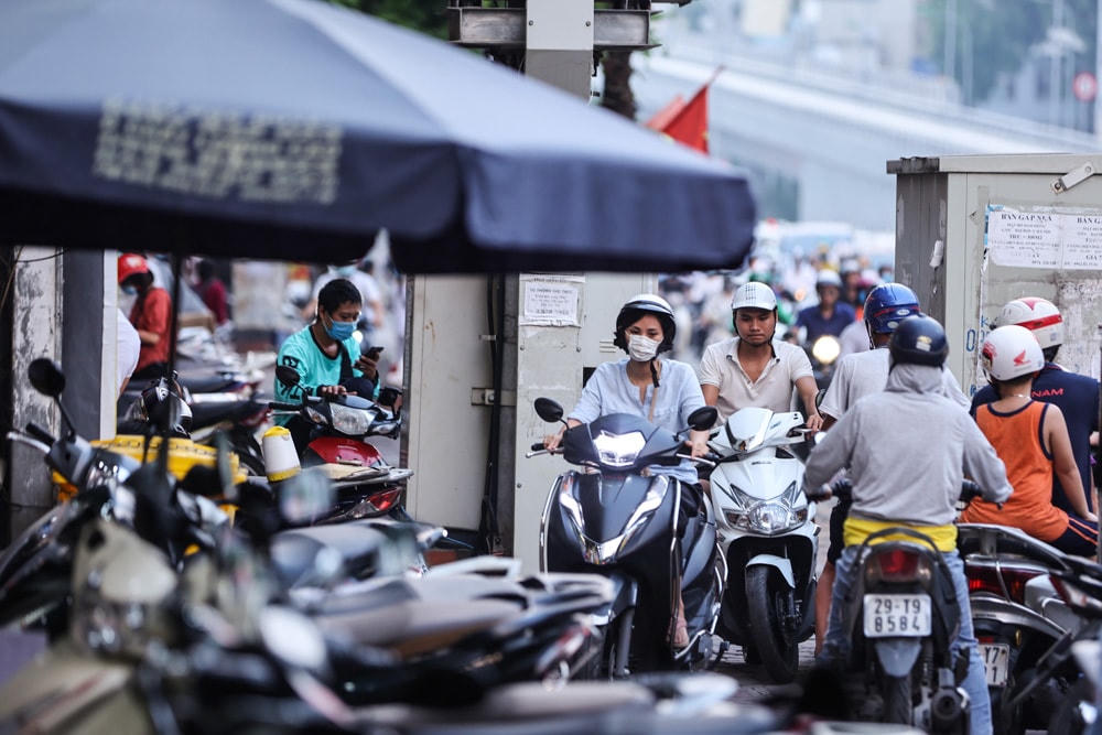 [ẢNH] Ngã Tư Sở vẫn khổ