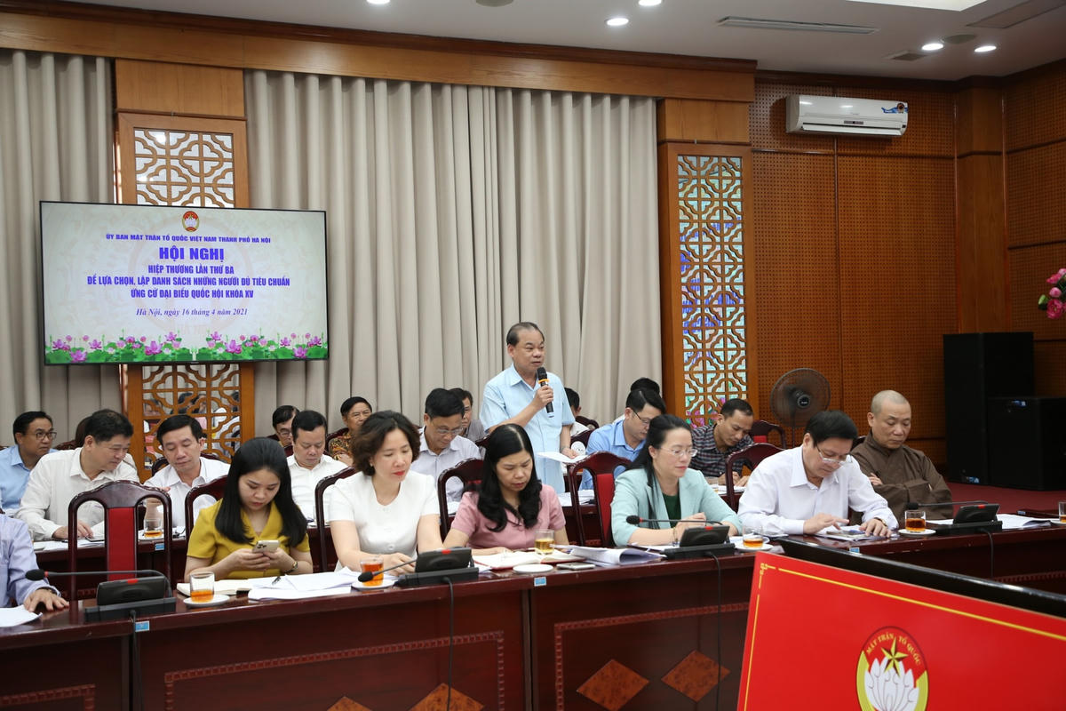 Các đại biểu phát biểu tại hội nghị.