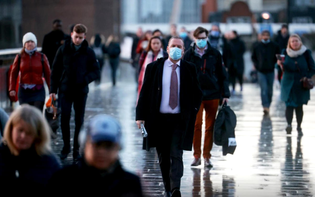 Trên đường phố London (Anh). Ảnh: AFP.