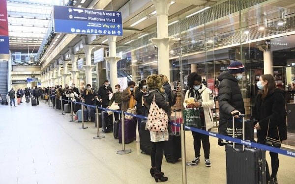 Bộ Y tế đề nghị dừng chuyến bay từ các nước có biến chủng mới SARS-CoV-2.