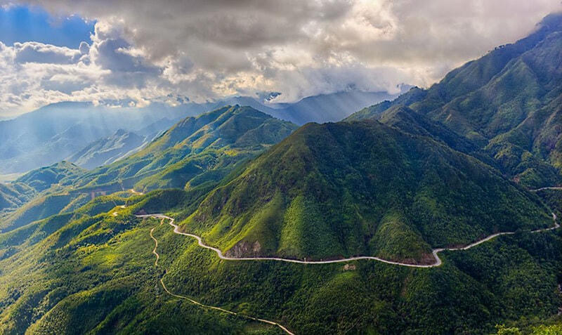 Đèo Khau Phạ hùng vĩ.