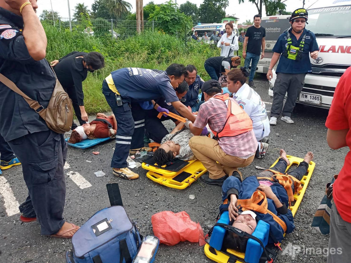 Cảnh sát vẫn đang điều tra nguyên nhân dẫn tới vụ tai nạn. Những vụ tai nạn chết người kiểu này khá phổ biến tại Thái Lan, với nguyên nhân chủ yếu do lái xe quá tốc độ, say rượu và ý thức tuân thủ pháp luật kém.