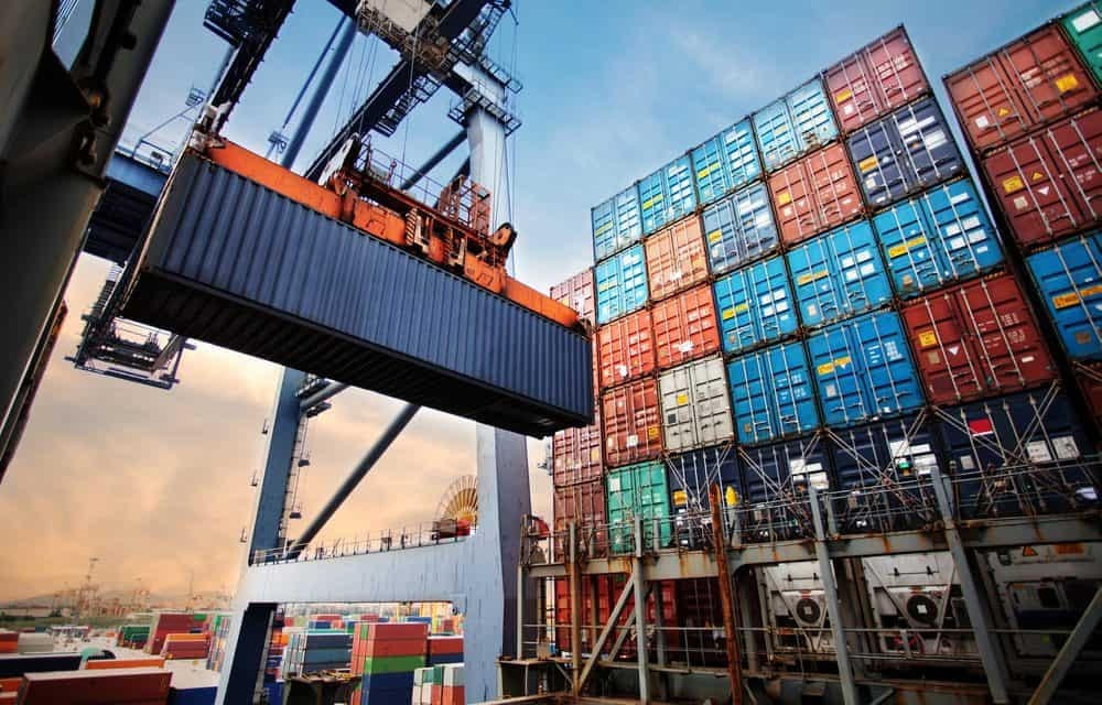 Logistics đóng vai trò rất quan trọng trong việc nâng sức cạnh tranh.