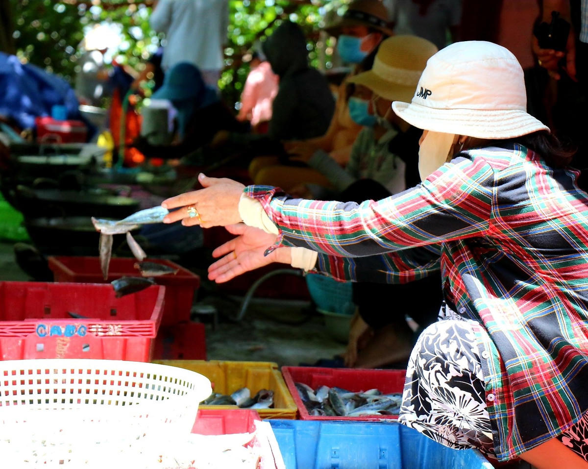 Hoạt động này nhận được sự đồng hành ủng hộ của chính quyền địa phương cùng đông đảo người dân trong xã.