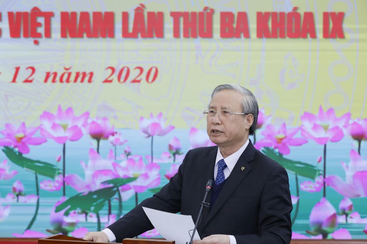 Ủy viên Bộ Chính trị, Thường trực Ban Bí thư Trần Quốc Vượng phát biểu tại Hội nghị. Ảnh: Quang Vinh.