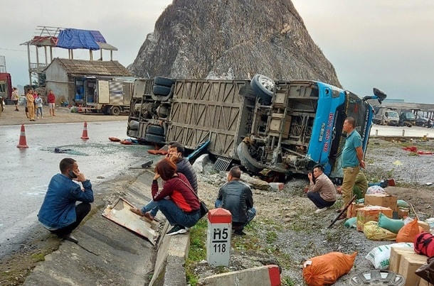 Vụ tai nạn làm 2 người tử vong tại chỗ, 10 người bị thương. Ảnh: VGP.