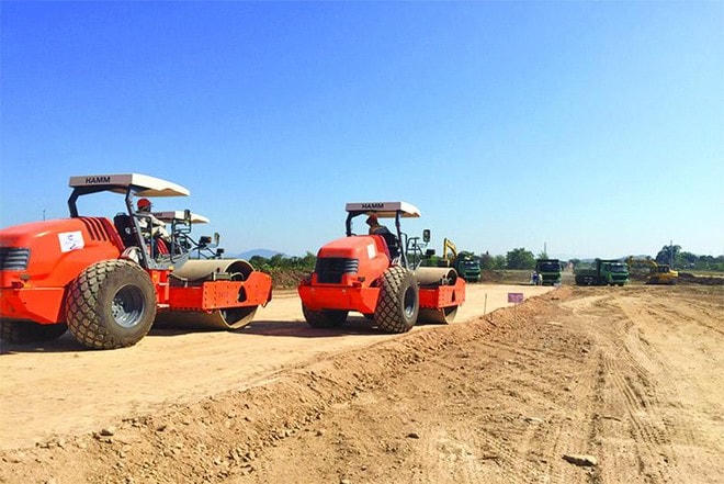 Gói thầu XL04, Dự án thành phần cao tốc Vĩnh Hảo - Phan Thiết đang thiếu đất đắp nền đường để đẩy nhanh tiến độ thi công.