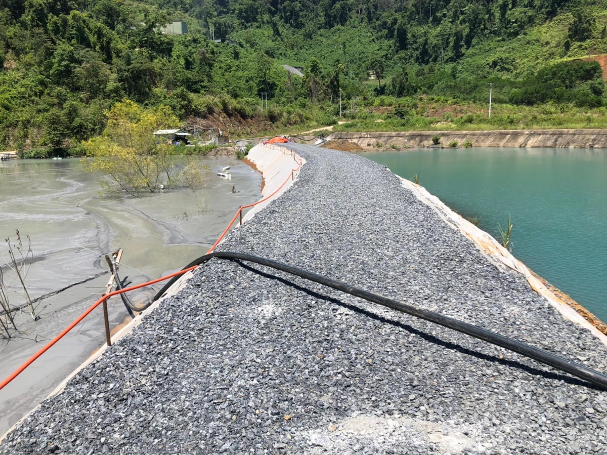 Một góc bờ đập mà CTy Vàng PS đã nâng cấp.