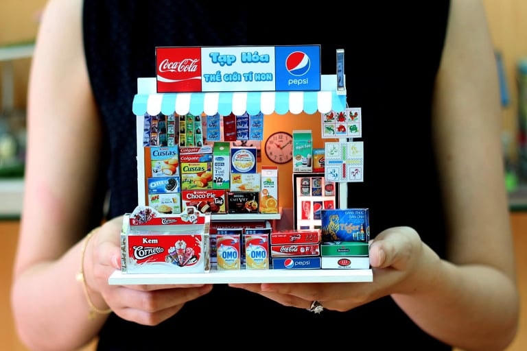 Tiệm tạp hóa thu nhỏ. Ảnh: NVCC. 