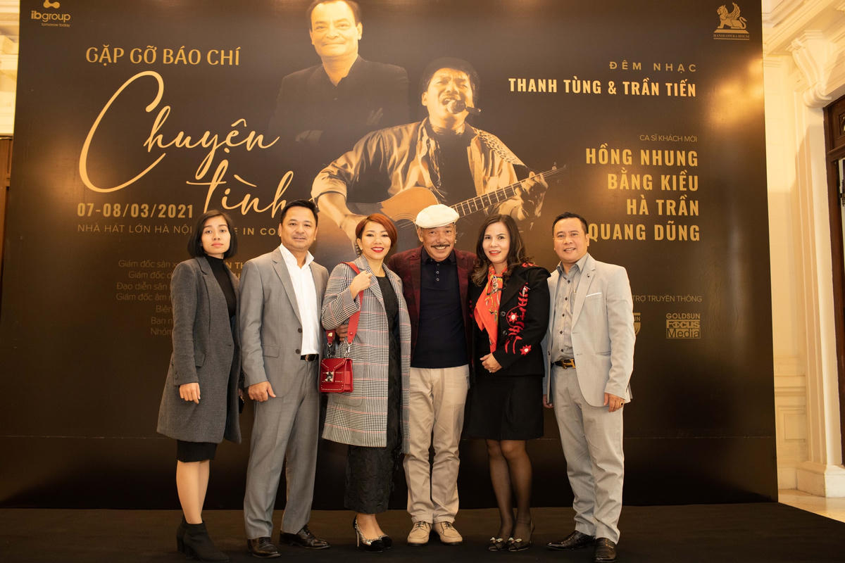 Nhạc sĩ Trần Tiến cùng những người bạn tại buổi giới thiệu dự án âm nhạc “Chuyện tình”.