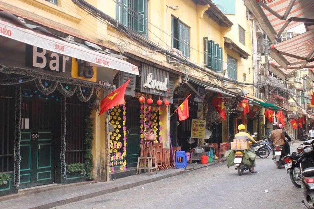 'Phố không ngủ' Tạ Hiện đang yên giấc, 'cửa đóng, then cài' ngay trước thềm Tết Nguyên đán Tân Sửu 2021. (Ảnh: Minh Nghĩa/TTXVN).