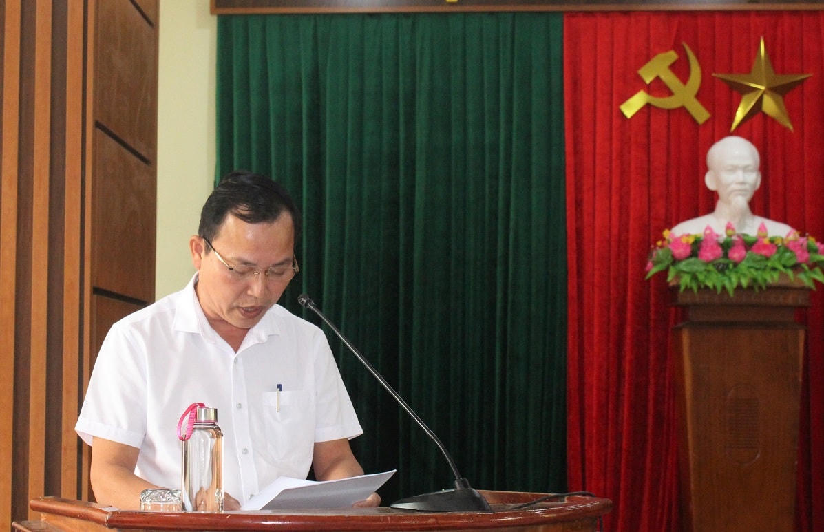 Ông Dương Văn Chí, Chủ tịch Ủy ban MTTQ Việt Nam TP Tam Kỳ phát biểu tại hội nghị.