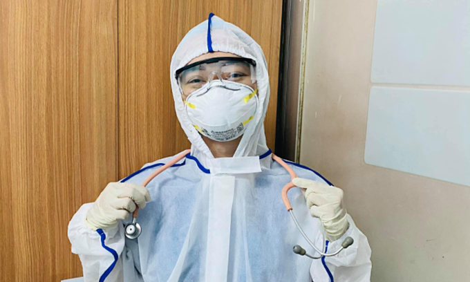 Bác sĩ Đào Nguyễn Phương Linh công tác tại Khoa Sơ sinh, là nữ bác sĩ duy nhất trong đoàn của Bệnh viện Đại học Y Dược TP HCM chi viện cho bệnh viện dã chiến số 2. Ảnh: Bác sĩ cung cấp.
