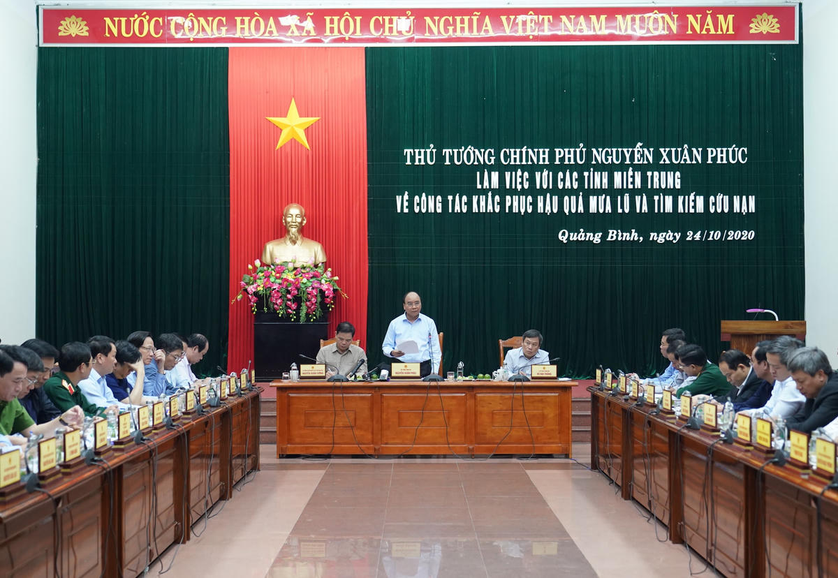 Quang cảnh buổi làm việc. Ảnh: Quang Hiếu.