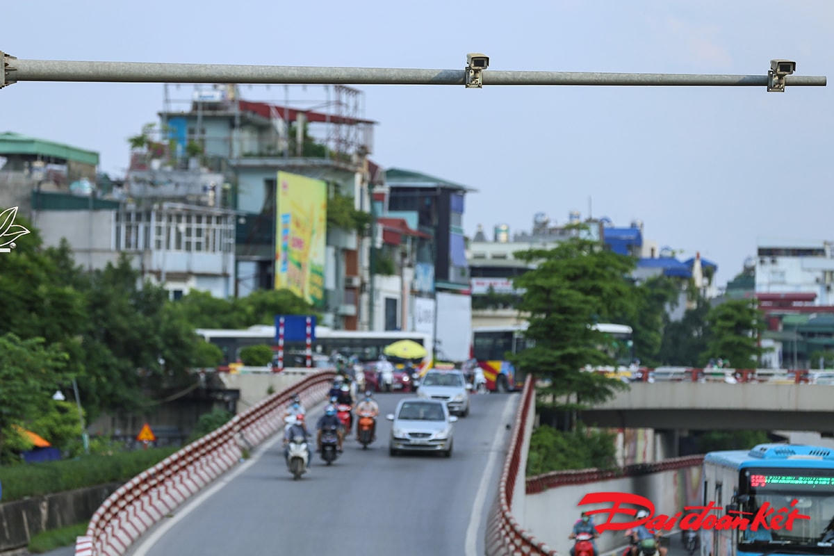 Nhờ việc giám sát liên tục và khách quan, minh bạch, cùng với hình thức xử phạt nghiêm khắc mà ý thức tuân thủ quy định của người tham gia giao thông, nhất là các lái xe sẽ được nâng lên rõ rệt.