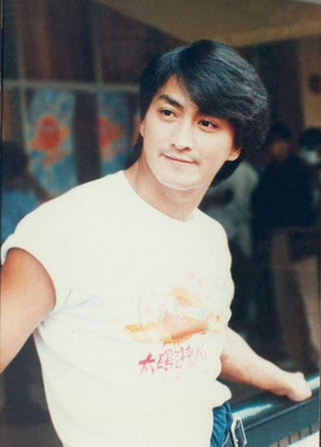 Hà Gia Kính phong độ và điển trai hồi trẻ.  