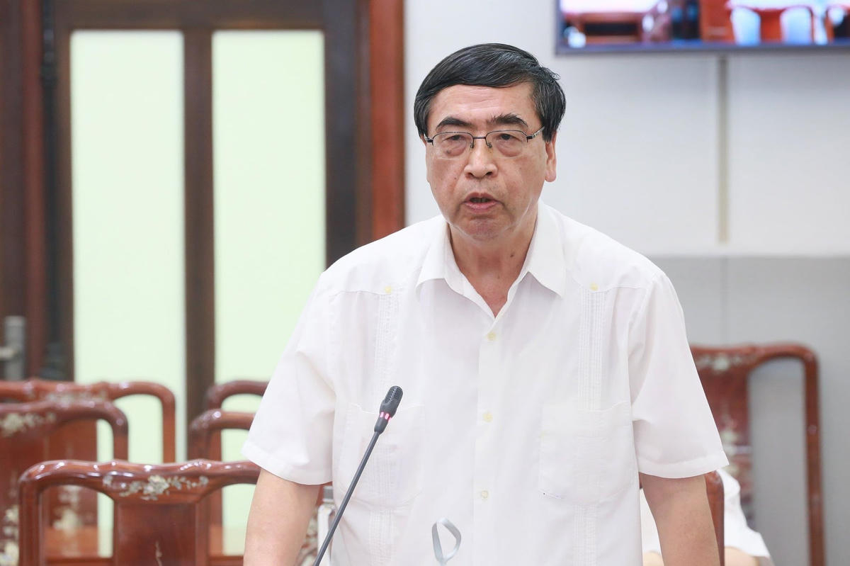 Ông Nguyễn Phú Bình phát biểu. Ảnh: Quang Vinh.