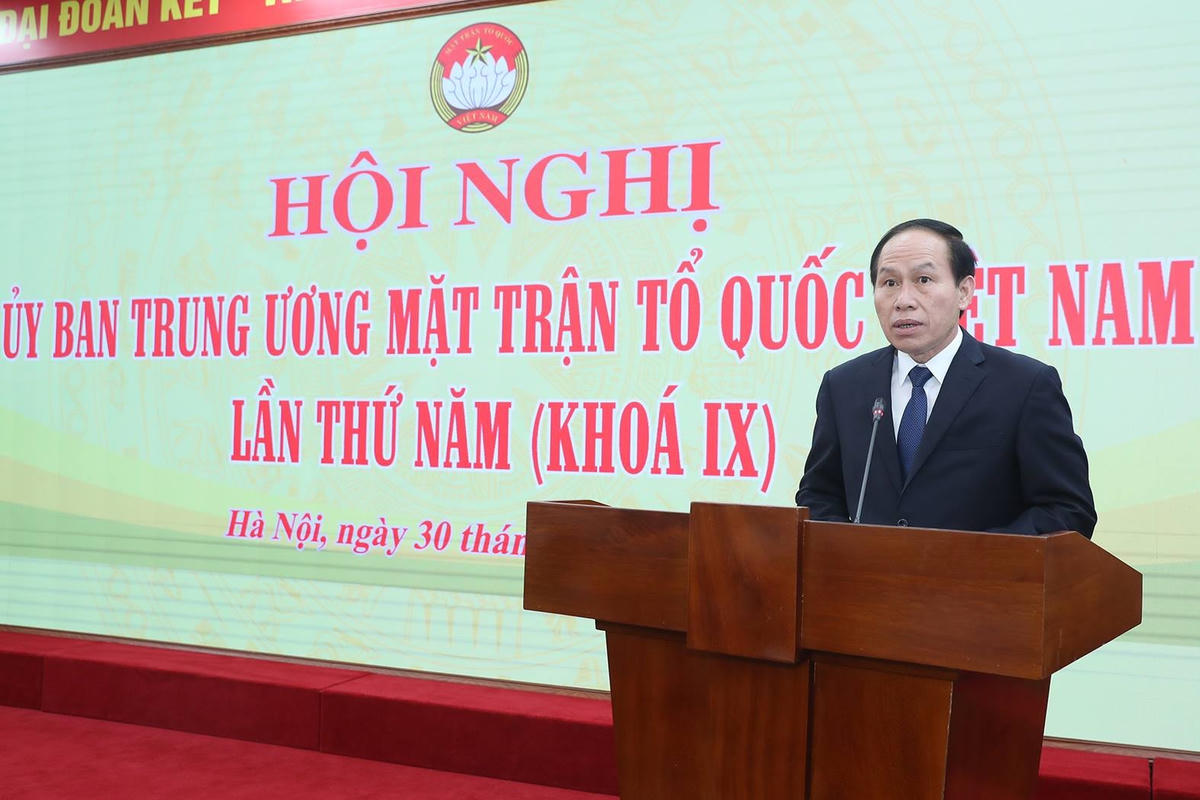 Phó Chủ tịch - Tổng Thư ký UBTƯ MTTQ Việt Nam Lê Tiến Châu phát biểu nhận nhiệm vụ.