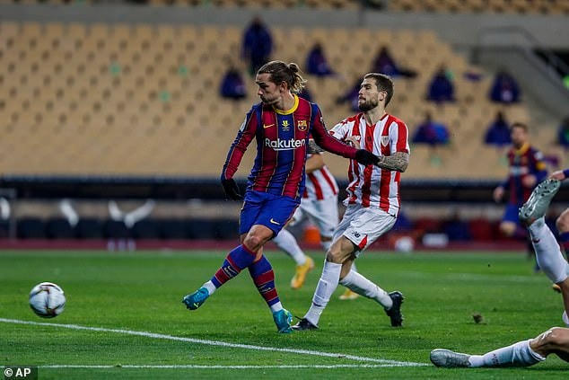 Griezmann mở tỷ số cho Barcelona ở phút 40.