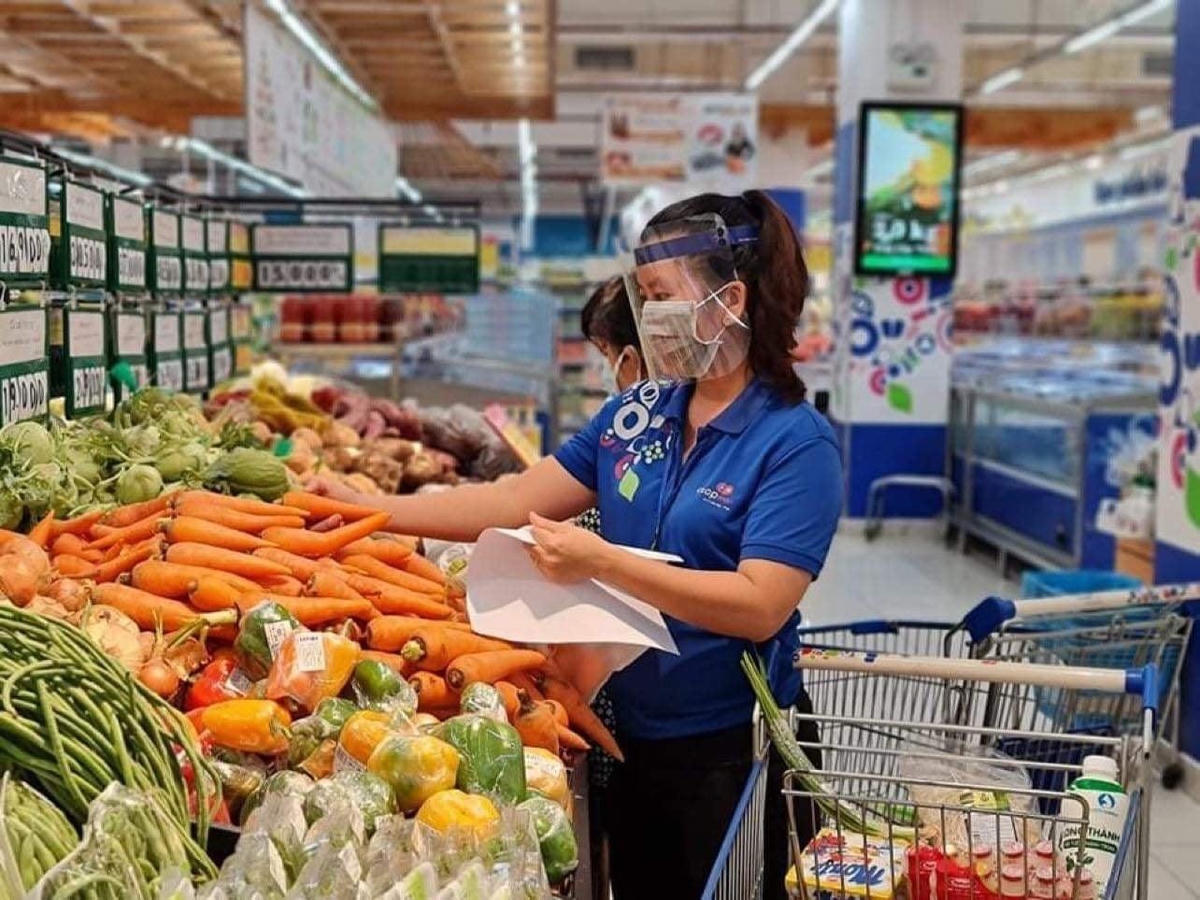 Các cửa hàng tại Coop Mart dồi dào các loại hàng hóa.
