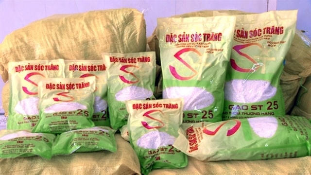 Gạo ST25 giả mạo tràn lan trên thị trường.