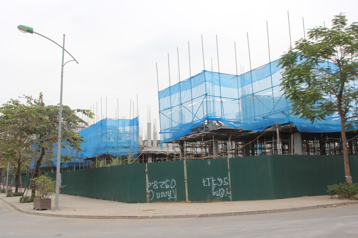 Trong khi trường mẫu giáo, bệnh viện quốc tế 500 giường vẫn bỏ hoang thì nhiều khu  biệt thự vẫn được triển khai xây dựng