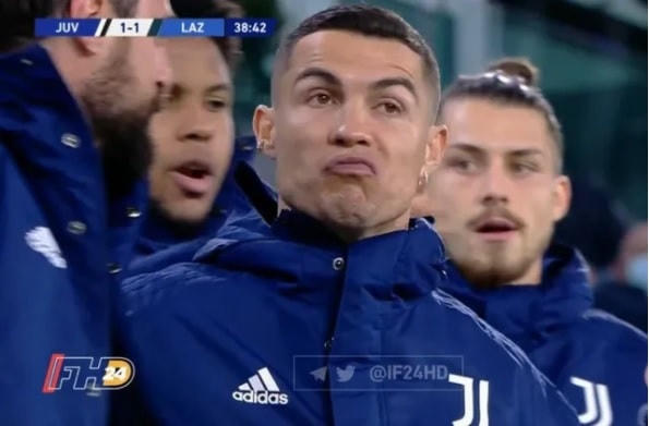 Phản ứng của C.Ronaldo sau khi Rabiot ghi bàn gỡ hòa cho Juventus.