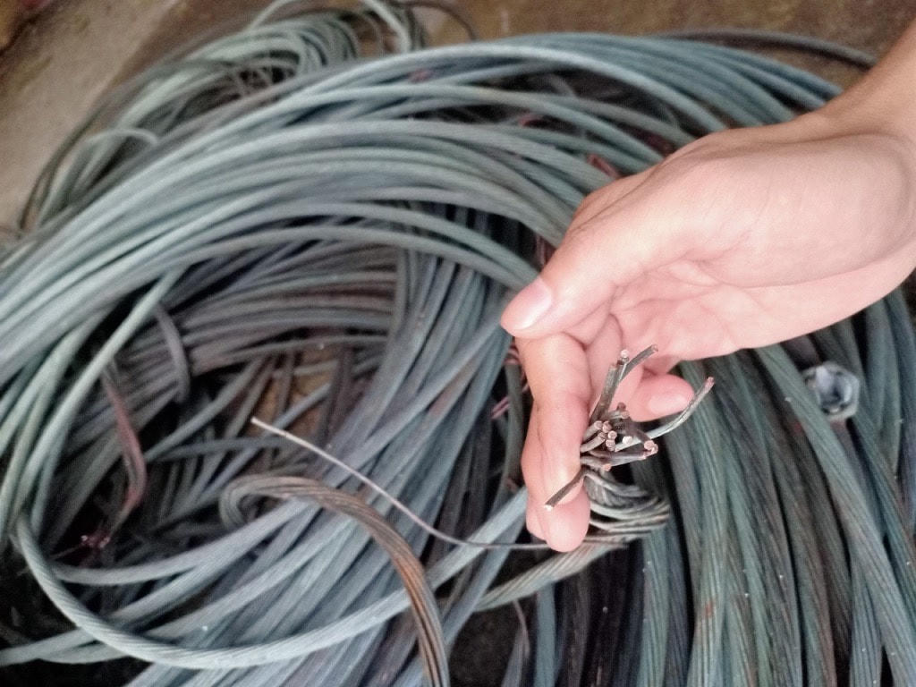 Tang vật dây điện tịch thu của nhóm trộm cắp.
