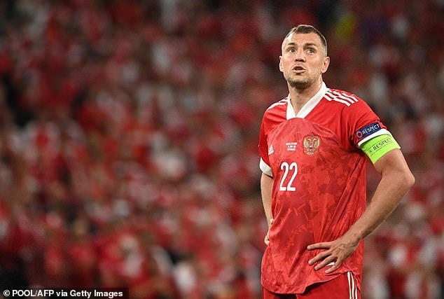 Dù Liên đoàn bóng đá Nga kiện FIFA và UEFA lên Tòa án thể thao nhưng FIFA vẫn cho thấy thông điệp cứng rắn.Điều này đồng nghĩa với việc đội tuyển Ba Lan sẽ hưởng lợi khi nghiễm nhiên có suất vào thẳng trận chung kết play-off nhánh B. Họ sẽ gặp Thụy Điển hoặc CH Séc trong trận đấu quyết định giành vé tới World Cup 2022.