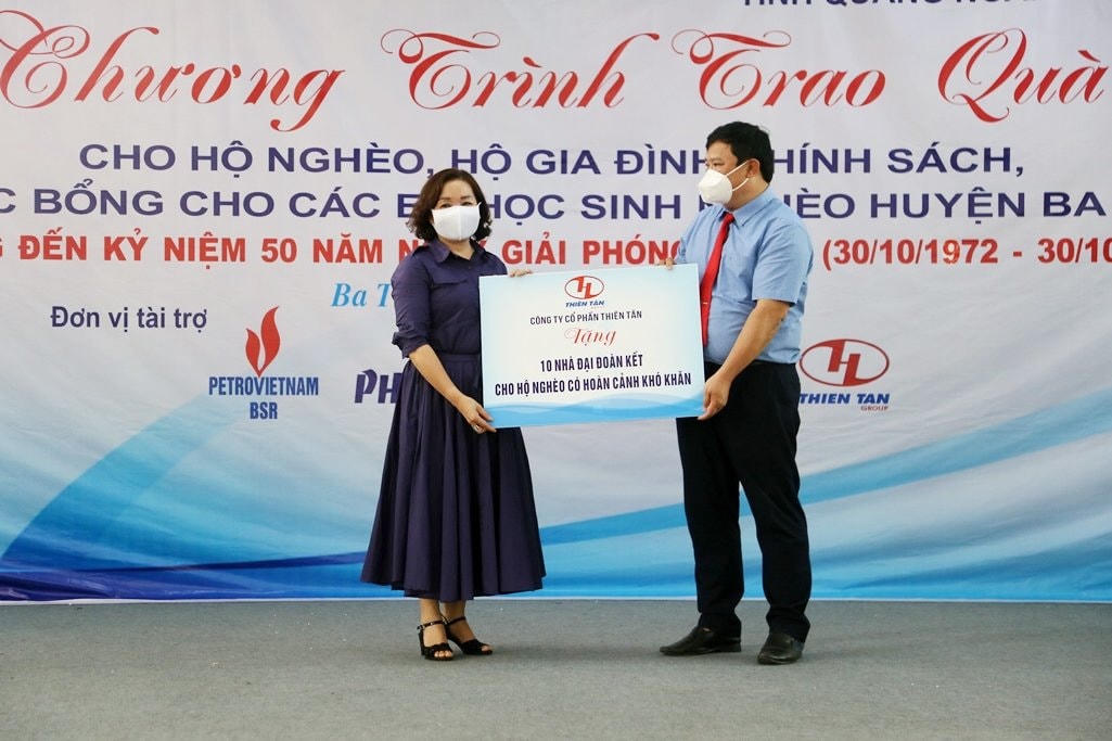 Tiếp nhận hỗ trợ 10 nhà Đại đoàn kết từ Thiên Tân Group.