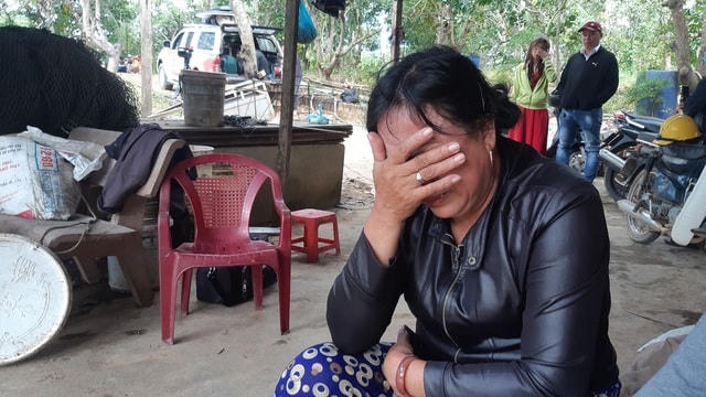 Nông dân khóc ròng khi tài sản bị nước cuốn trôi sạch.  