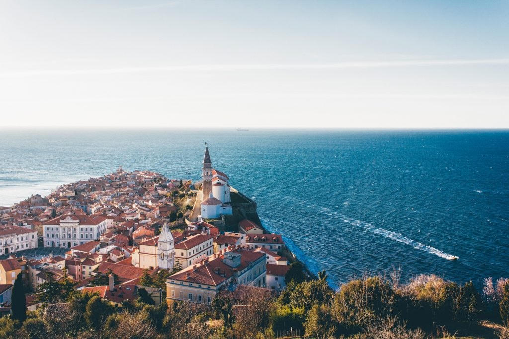 Piran là thị trấn được mệnh danh như một “Venice thu nhỏ” xinh đẹp ở Slovenia. Ảnh: CNN