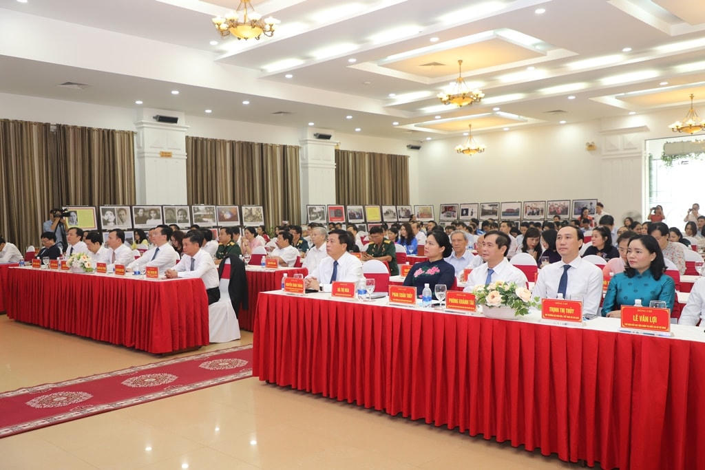 Lãnh đạo Đảng, Ủy ban Trung ương MTTQ Việt Nam và tỉnh Nghệ An tham dự lễ kỷ niệm.
